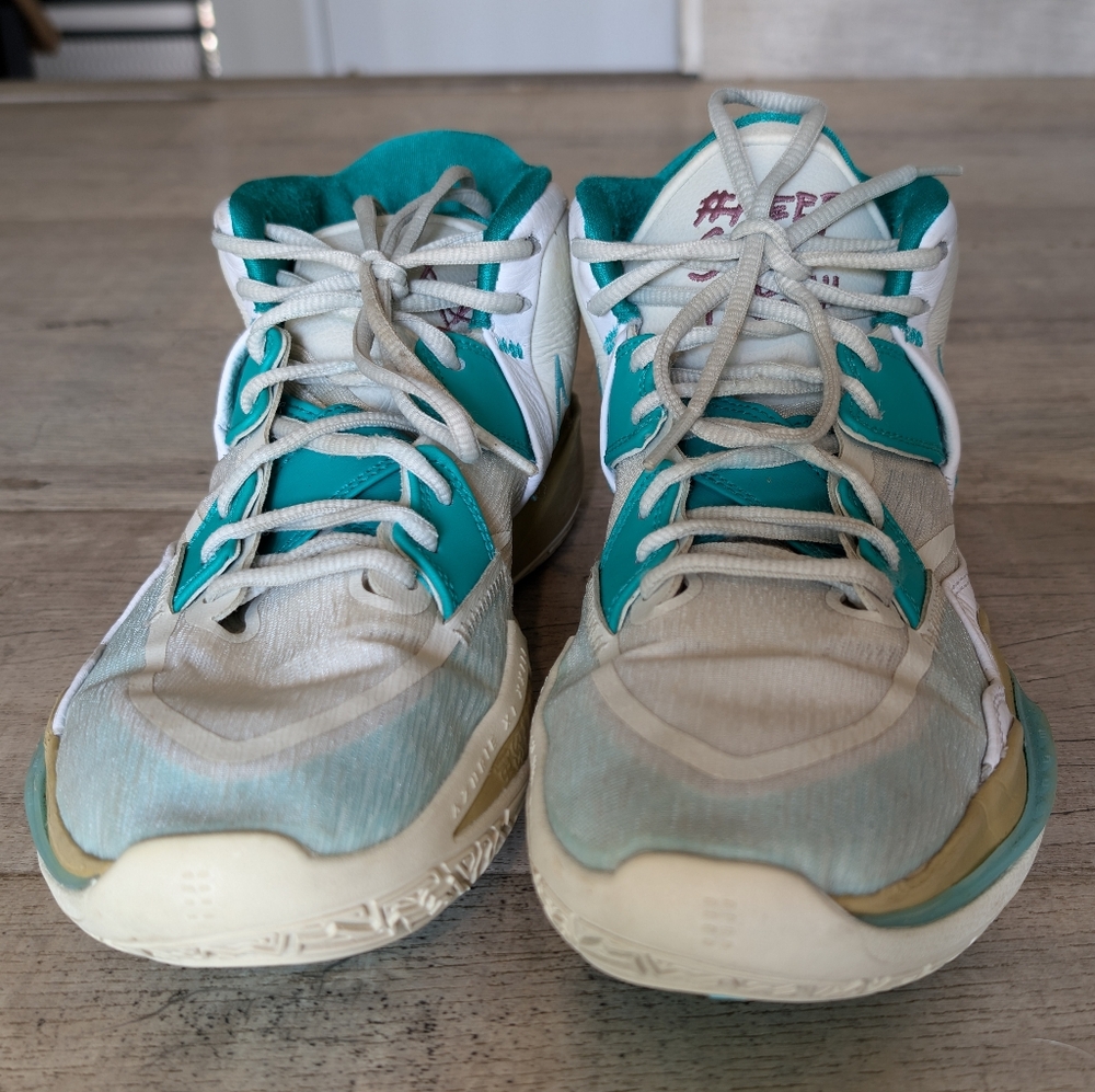 Nike Kyrie Infinity Basketball Shoes - Picture 2 of 6